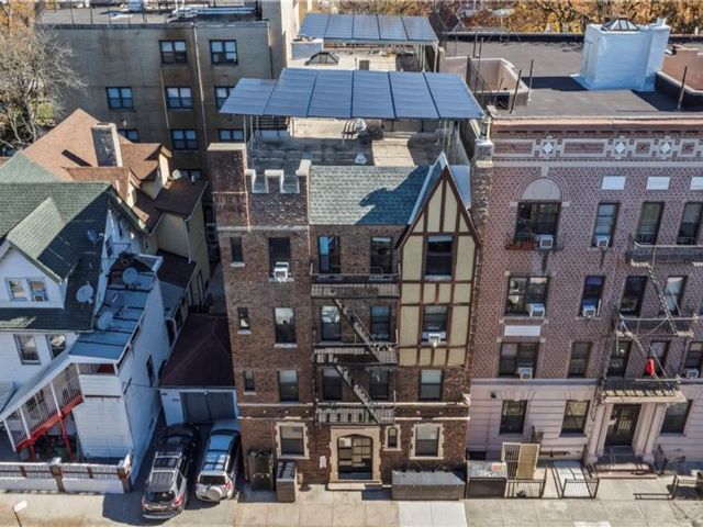  2 BR,  1.00 BTH &nbsp;Co-op style home in Ditmas Park