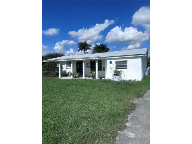  3 BR,  2.00 BTH &nbsp; style home in Homestead