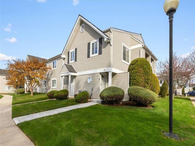  2 BR,  1.00 BTH &nbsp;Condominium style home in Rossville