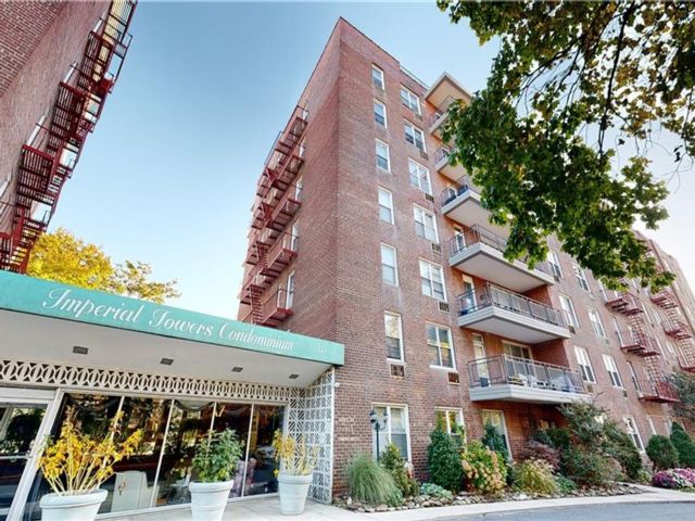  2 BR,  2.00 BTH &nbsp;Condominium style home in Ward Hill