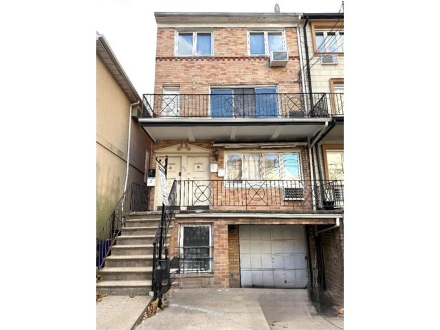 Studio,  0.00 BTH &nbsp;Multi-family style home in Homecrest