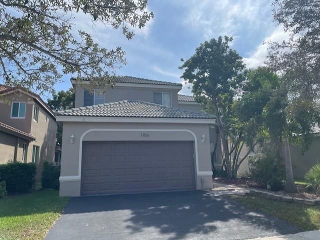  5 BR,  3.50 BTH &nbsp; style home in Weston