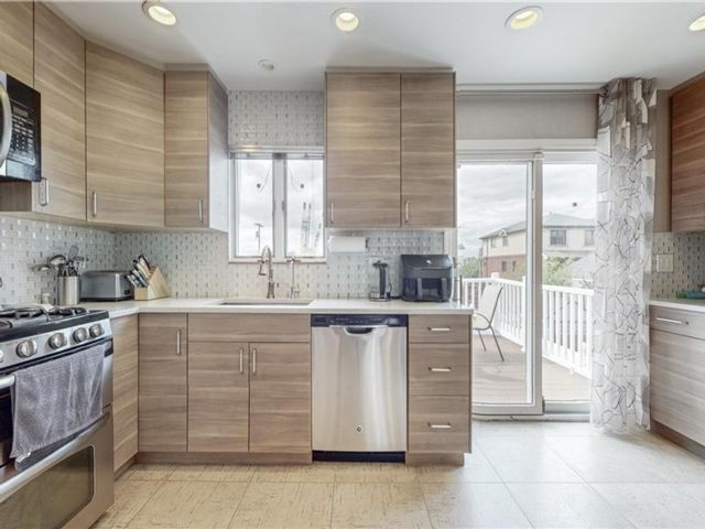  4 BR,  3.00 BTH &nbsp;Multi-family style home in Bergen Beach