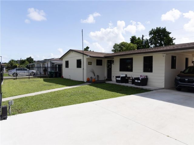  3 BR,  2.00 BTH &nbsp; style home in Homestead