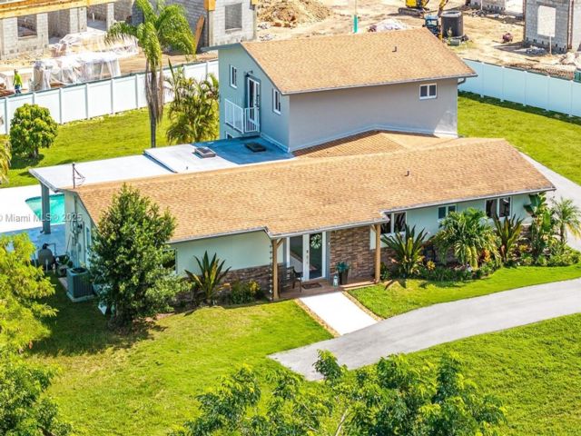  4 BR,  3.50 BTH &nbsp; style home in Miami