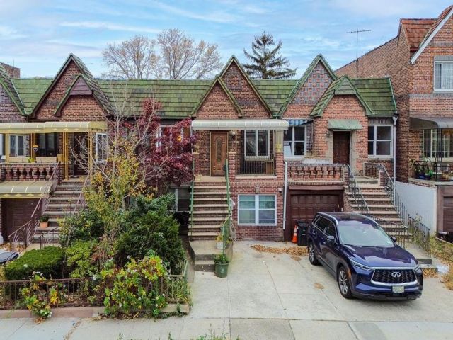 Studio,  2.00 BTH &nbsp;Multi-family style home in Brighton Beach