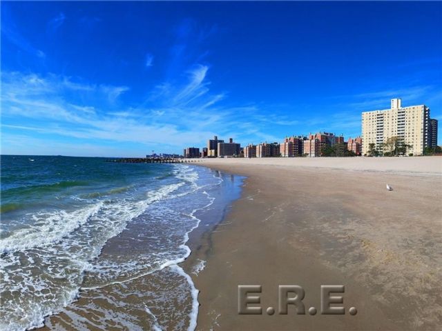 1 BR,  1.00 BTH &nbsp;Co-op style home in Brighton Beach
