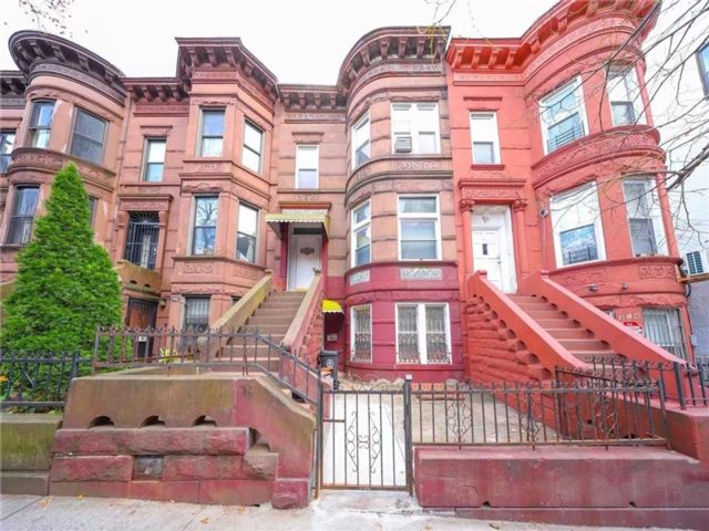  6 BR,  3.00 BTH &nbsp;Multi-family style home in Sunset Park