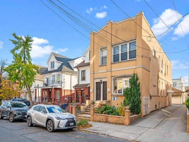 Studio,  0.00 BTH &nbsp;Multi-family style home in Bensonhurst