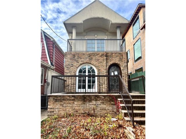  2 BR,  1.00 BTH &nbsp;Single family style home in Madison