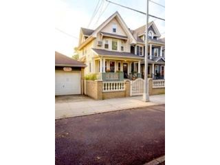  6 BR,  4.00 BTH &nbsp;Multi-family style home in Woodhaven