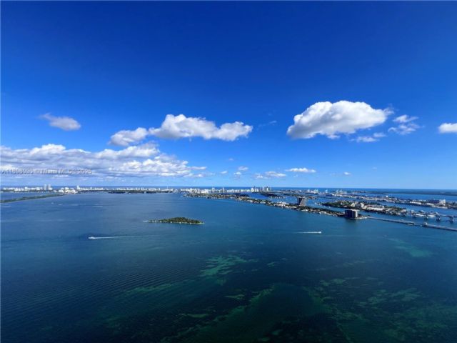  4 BR,  5.50 BTH &nbsp; style home in Miami