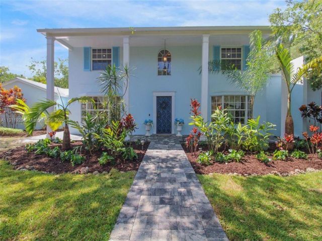  6 BR,  5.50 BTH &nbsp; style home in Coral Gables