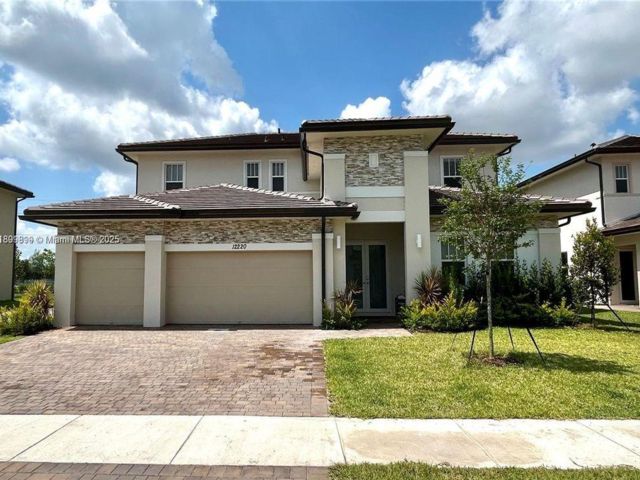  5 BR,  5.00 BTH &nbsp; style home in Cooper City