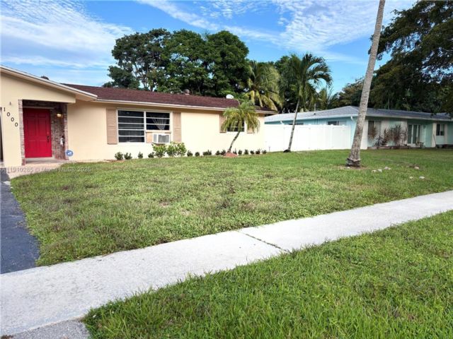  3 BR,  2.00 BTH &nbsp; style home in Plantation
