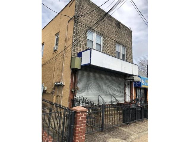 Studio,  0.00 BTH &nbsp;Mixed use style home in Canarsie
