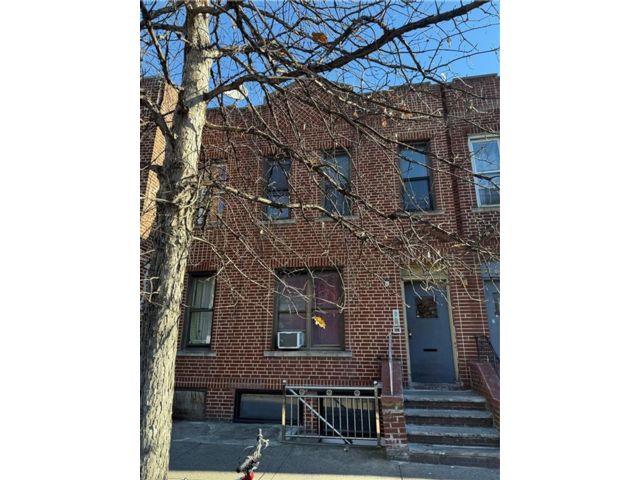 Studio,  0.00 BTH &nbsp;Multi-family style home in Flatbush