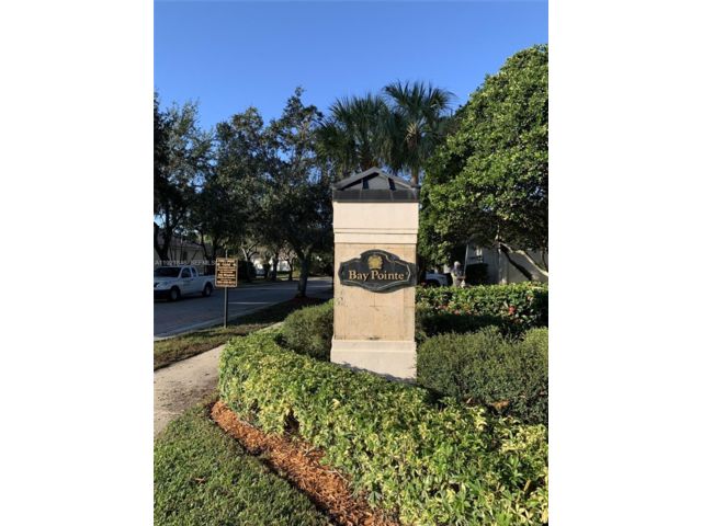  3 BR,  3.00 BTH &nbsp; style home in Weston