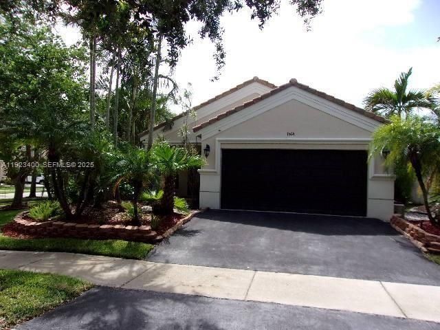  3 BR,  2.00 BTH &nbsp; style home in Weston