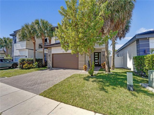  3 BR,  3.00 BTH &nbsp; style home in Dania
