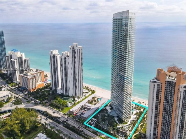  2 BR,  2.00 BTH &nbsp; style home in Aventura