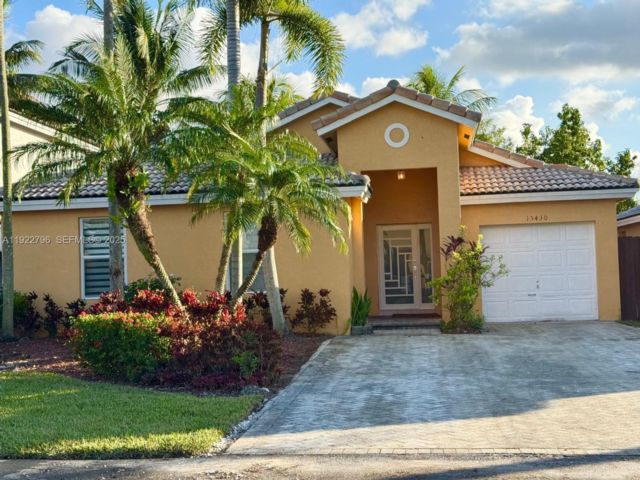  3 BR,  2.00 BTH &nbsp; style home in Miami
