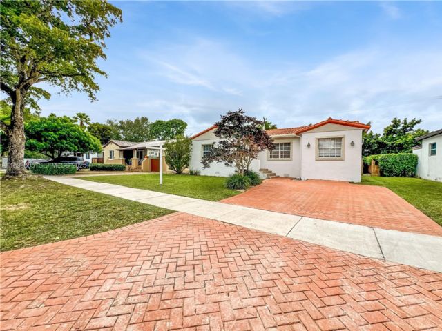  3 BR,  1.00 BTH &nbsp; style home in West Miami