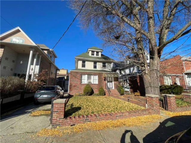 Studio,  0.00 BTH &nbsp;Multi-family style home in Bensonhurst