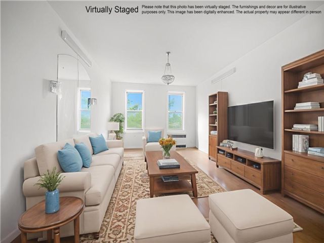  3 BR,  2.00 BTH &nbsp;Co-op style home in Sheepshead Bay