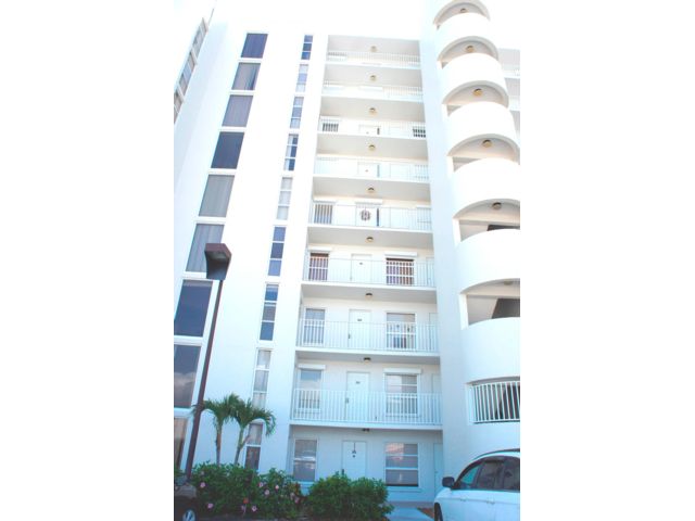  3 BR,  2.00 BTH &nbsp;Condo style home in Indian Harbor Beach