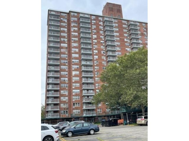  2 BR,  1.00 BTH &nbsp;Co-op style home in Bath Beach