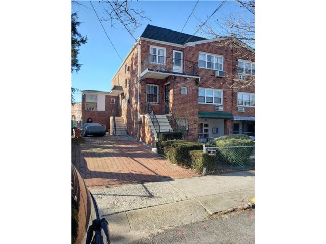 Studio,  0.00 BTH &nbsp;Multi-family style home in Canarsie