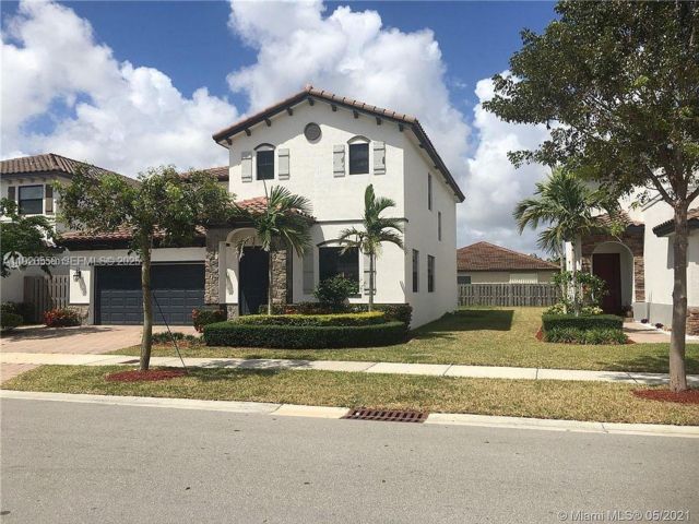  5 BR,  3.50 BTH &nbsp; style home in Homestead