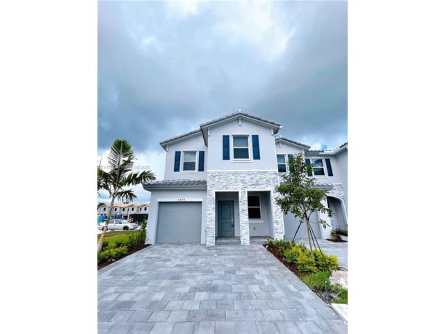  4 BR,  2.50 BTH &nbsp;Townhouse style home in Homestead