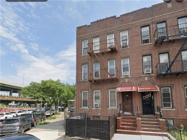 Studio,  0.00 BTH &nbsp;Multi-family style home in Sunset Park