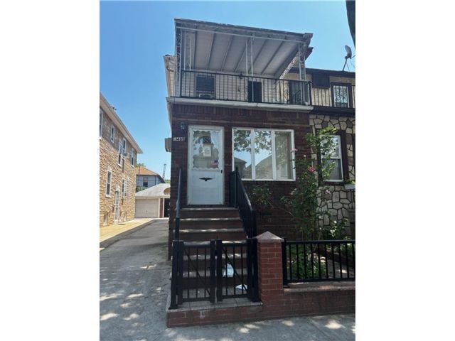 Studio,  0.00 BTH &nbsp;Multi-family style home in Bensonhurst