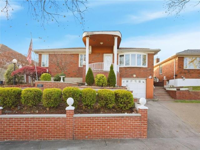  3 BR,  2.00 BTH &nbsp;Single family style home in Old Town