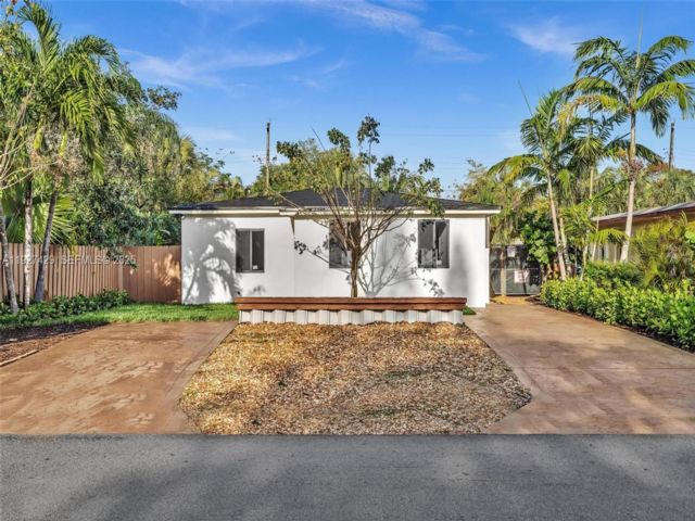  4 BR,  2.00 BTH &nbsp; style home in Fort Lauderdale