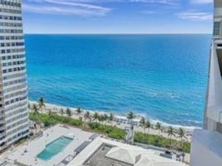  2 BR,  2.00 BTH &nbsp; style home in Hallandale Beach