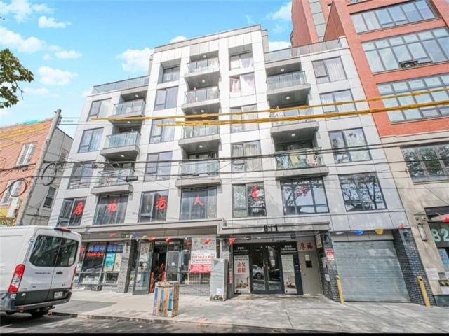  1 BR,  1.00 BTH &nbsp;Condominium style home in Sunset Park