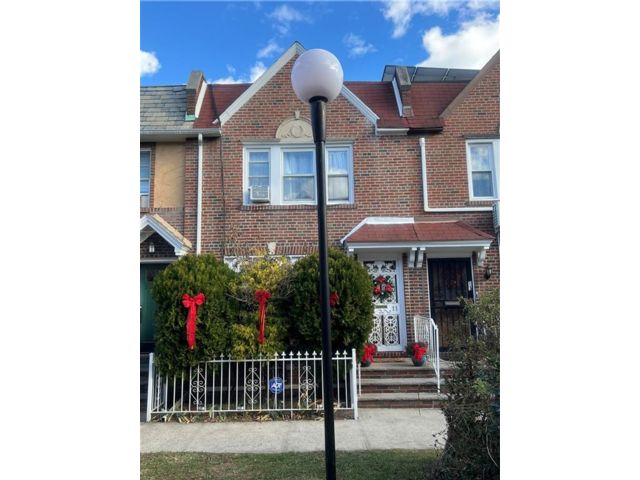  3 BR,  1.00 BTH &nbsp;Single family style home in Windgate