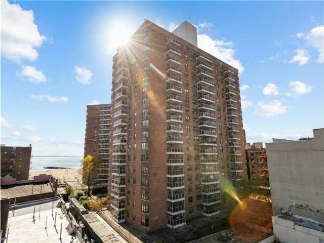  1 BR,  1.00 BTH &nbsp;Co-op style home in Brighton Beach