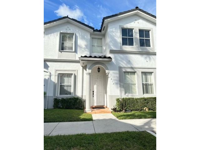  3 BR,  2.50 BTH &nbsp;Townhouse style home in Medley