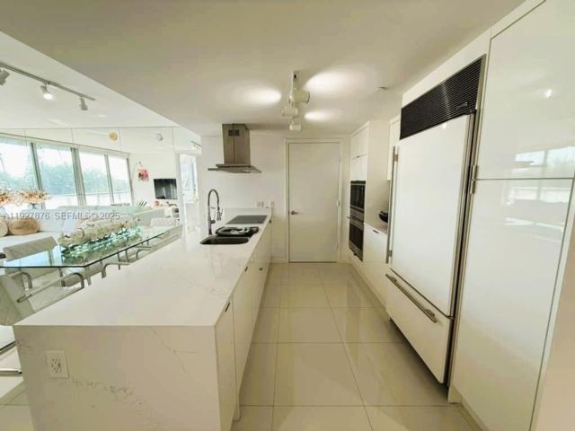  2 BR,  2.00 BTH &nbsp; style home in Miami