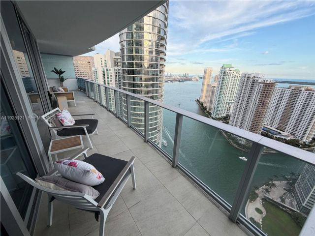  2 BR,  2.50 BTH &nbsp; style home in Miami