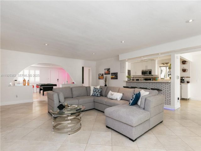  3 BR,  3.00 BTH &nbsp; style home in Fort Lauderdale