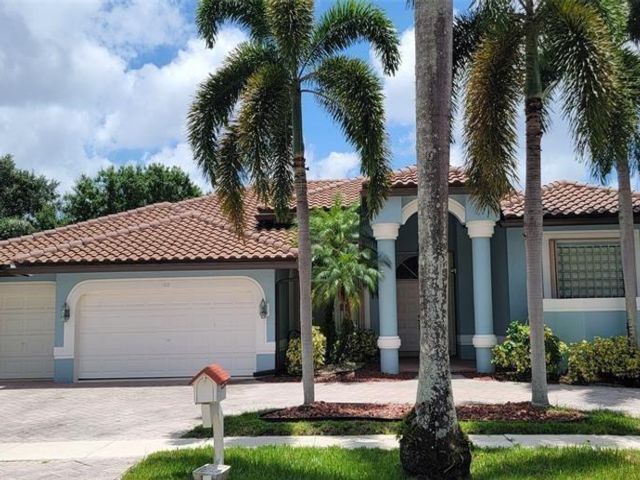  4 BR,  2.50 BTH &nbsp; style home in Plantation