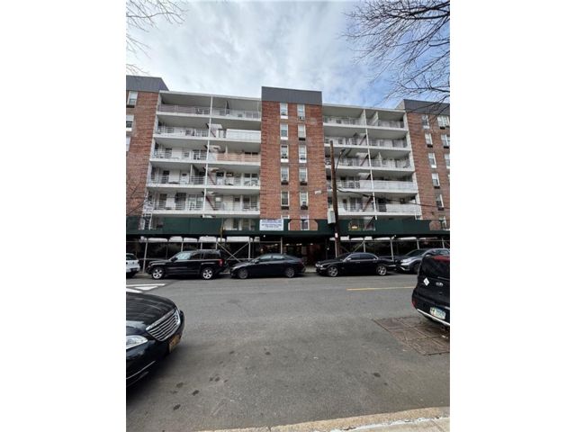  1 BR,  1.00 BTH &nbsp;Co-op style home in Sheepshead Bay