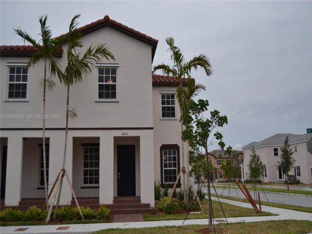  4 BR,  2.50 BTH &nbsp;Townhouse style home in Miami
