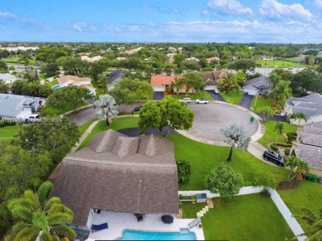  4 BR,  2.00 BTH &nbsp; style home in Cooper City